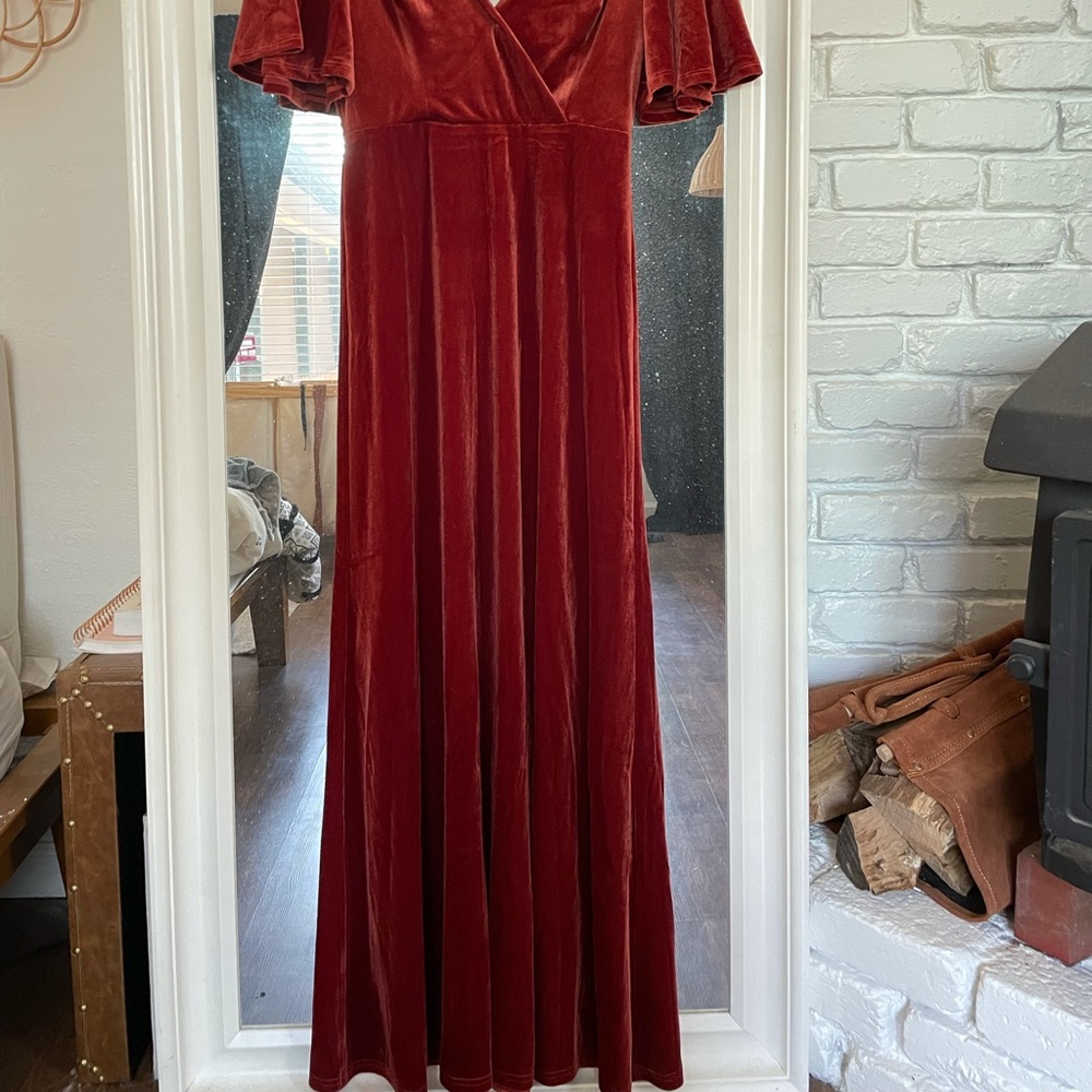 Two velvet bridesmaid dresses size medium (size 6). - Picture 6 of 10